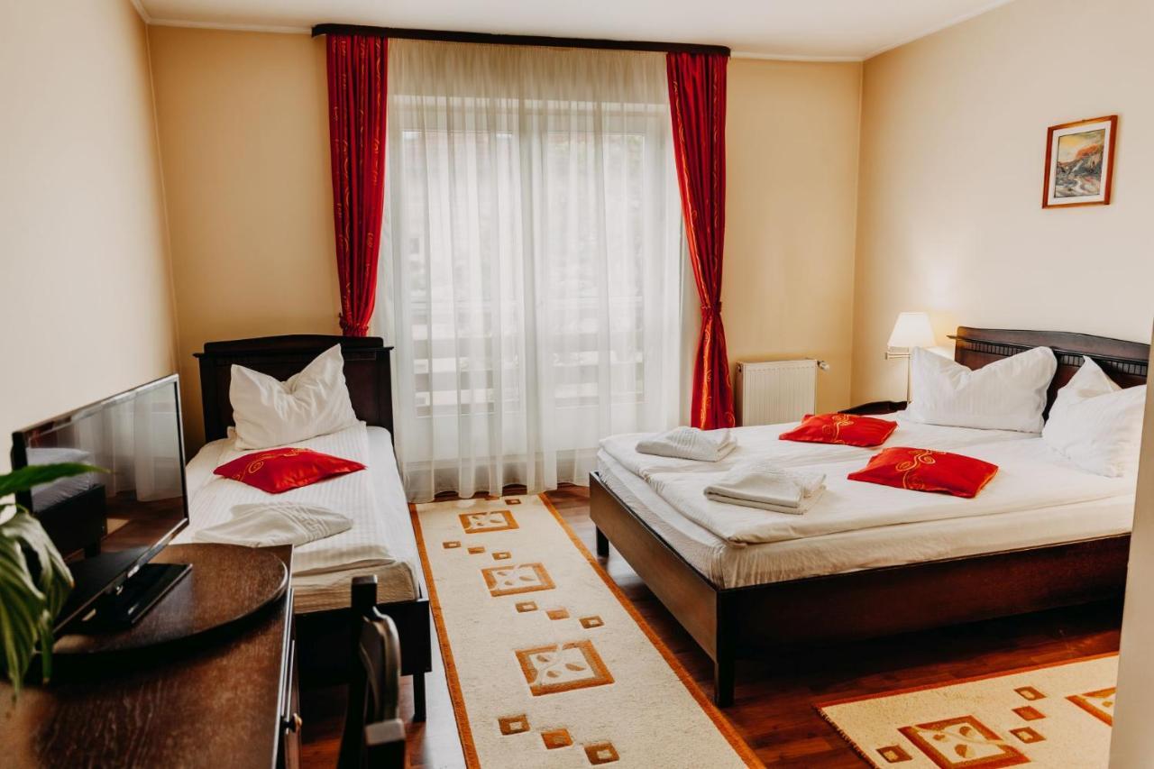 Pava City Odorheiu Secuiesc Extérieur photo